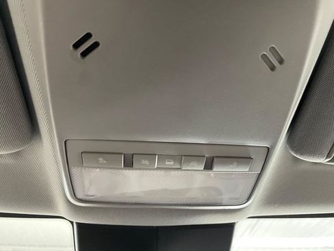 Used 2018 Chevrolet Trax LT w/ LT Convenience Package FWD image 34
