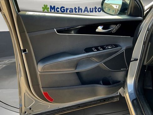 Used 2019 Kia Sorento SX image 21
