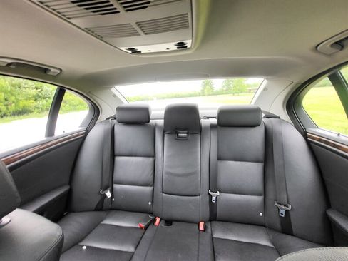 Used 2010 BMW 528i xDrive Sedan AWD/4WD image 10