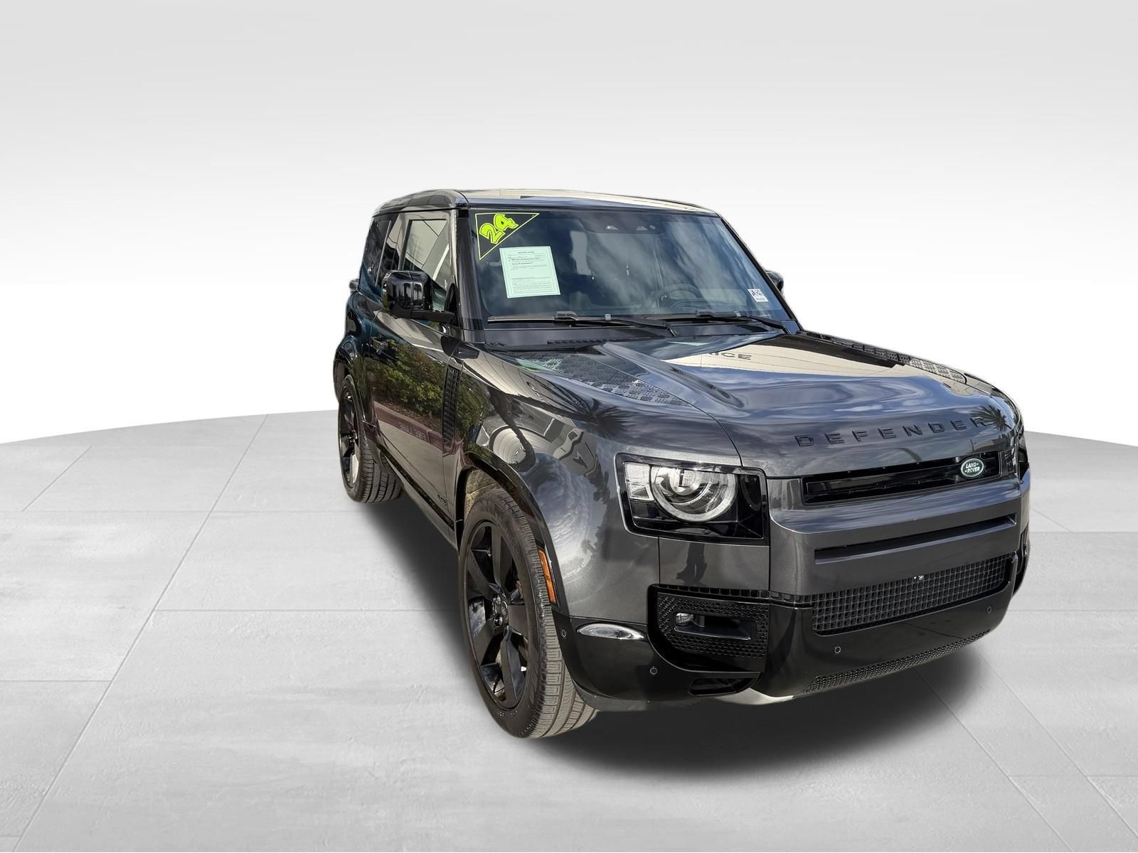 Certified 2024 Land Rover Defender 90 V8 AWD/4WD image 3