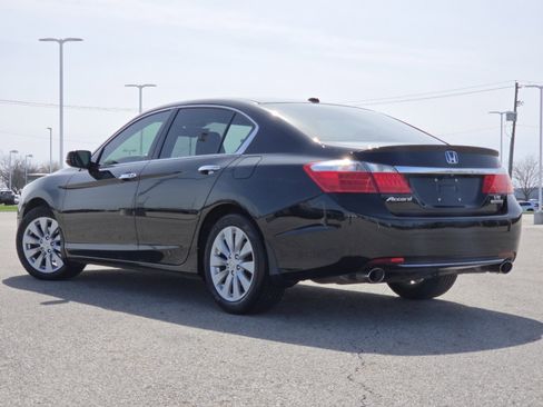 Used 2015 Honda Accord Touring image 16