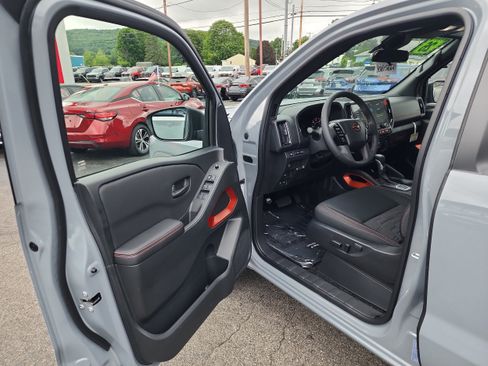 New 2026 Nissan Frontier PRO-4X w/ Tow Package AWD/4WD image 10