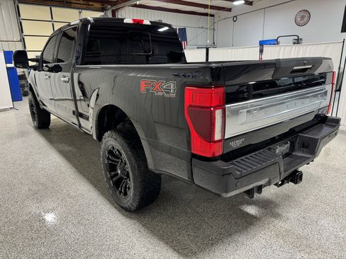 Used 2020 Ford F250 Platinum w/ FX4 Off-Road Package image 3