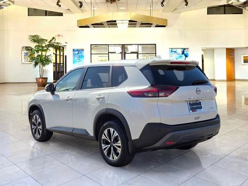 Certified 2023 Nissan Rogue SV FWD image 7