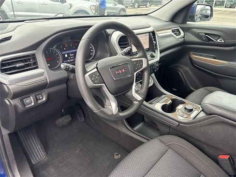 Used 2023 GMC Acadia SLE w/ Driver Convenience Package image 10