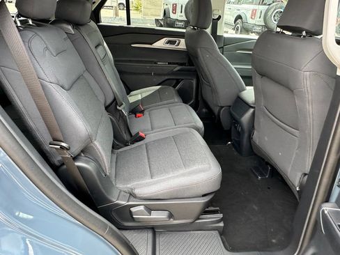New 2026 Ford Explorer Active RWD image 18