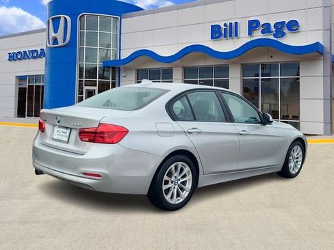 Used 2018 BMW 320i xDrive Sedan image 7