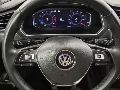 Used 2020 Volkswagen Tiguan SEL FWD image 28