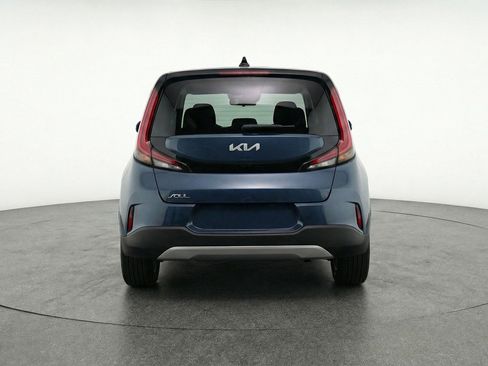 Used 2025 Kia Soul LX w/ LX Technology Package FWD image 7