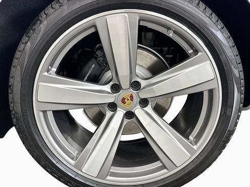 Used 2026 Porsche Macan AWD/4WD image 32