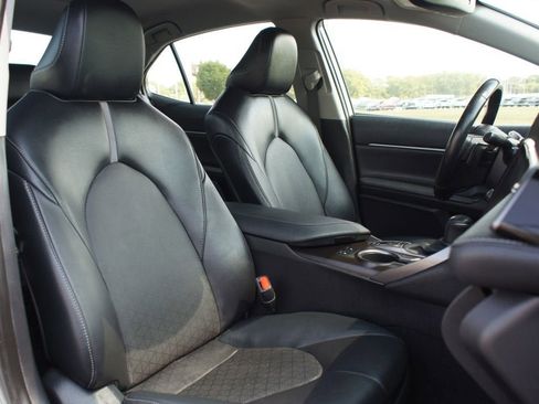 Used 2023 Toyota Camry XSE image 21