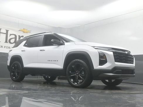 New 2026 Chevrolet Equinox LT w/ Midnight Edition FWD image 2