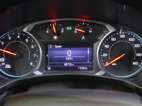 Used 2022 Chevrolet Equinox RS w/ LPO, Floor Liner Package image 4