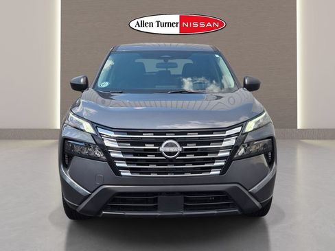 Used 2025 Nissan Rogue S FWD image 3