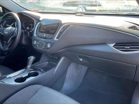 Used 2020 Chevrolet Malibu LT image 17