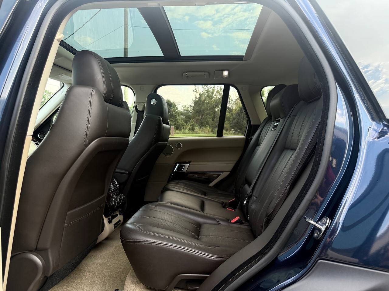 Used 2014 Land Rover Range Rover HSE AWD/4WD image 16
