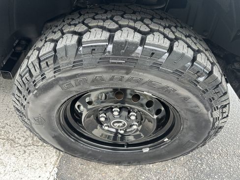 Used 2023 Ford Bronco Black Diamond AWD/4WD image 6