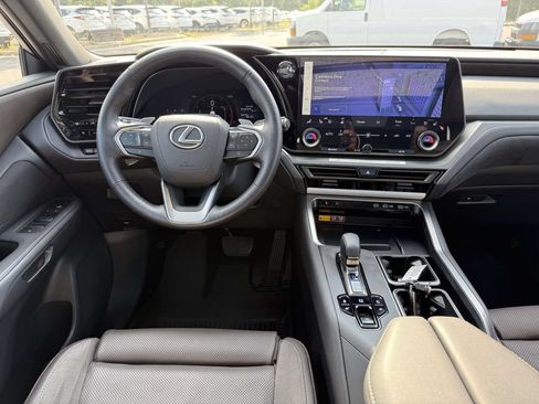 Used 2025 Lexus TX 350 AWD w/ Technology Package image 8