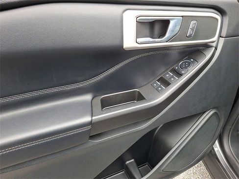 Used 2020 Ford Explorer XLT w/ Equipment Group 202A image 13