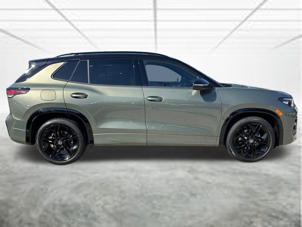 New 2026 Volkswagen Tiguan SE R-Line FWD image 7