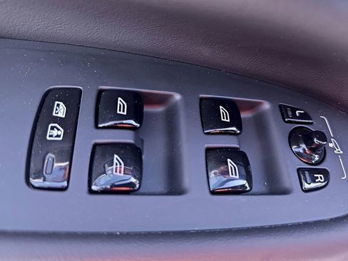 Certified 2025 Volvo XC90 B6 Plus AWD/4WD image 39