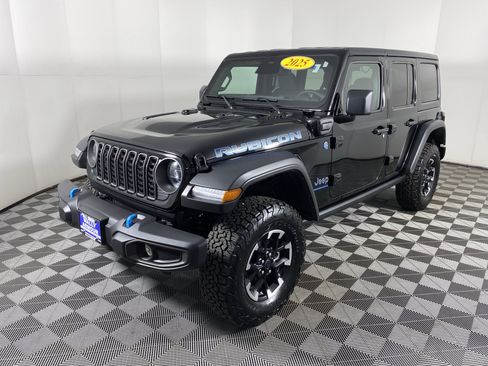 Used 2025 Jeep Wrangler Unlimited Rubicon 4xe AWD/4WD image 9