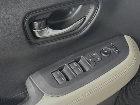 Certified 2024 Honda HR-V LX image 16