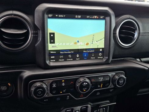 Used 2022 Jeep Wrangler Unlimited Sahara w/ Cold Weather Group AWD/4WD image 17