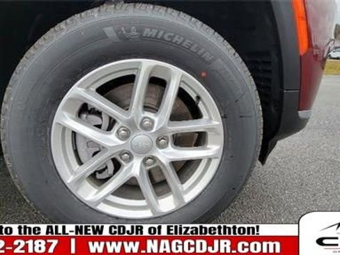 New 2022 Jeep Grand Cherokee L Laredo w/ Luxury Tech Group I image 22