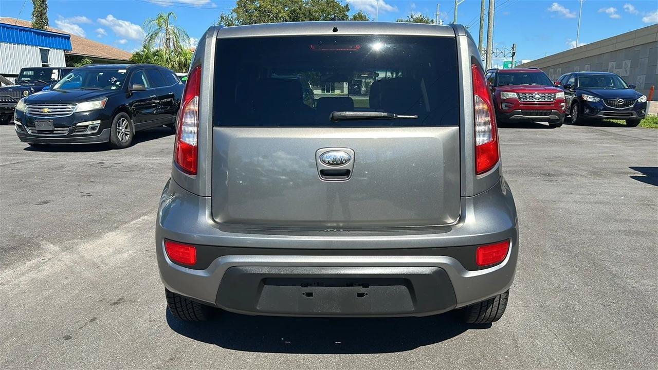 Used 2013 Kia Soul + FWD image 6