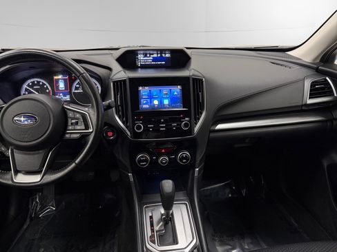 Used 2022 Subaru Forester Premium image 11