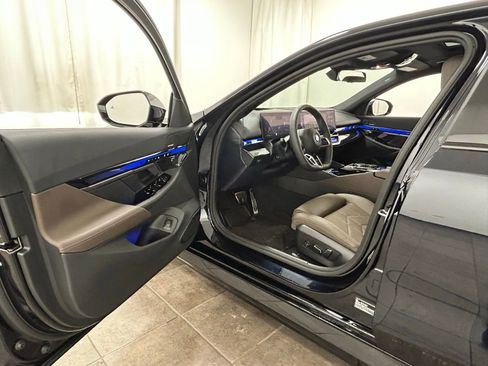 Used 2026 BMW 550e xDrive AWD/4WD image 24