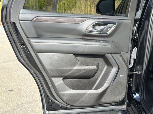 Used 2023 Chevrolet Tahoe Z71 w/ Luxury Package image 23