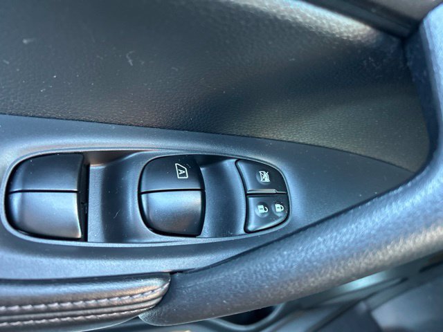 Used 2018 Nissan Rogue S AWD/4WD image 24