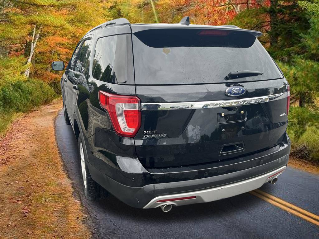 Used 2017 Ford Explorer XLT w/ Equipment Group 201A AWD/4WD image 6