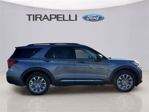 New 2025 Ford Explorer Active w/ Active Comfort Package image 4