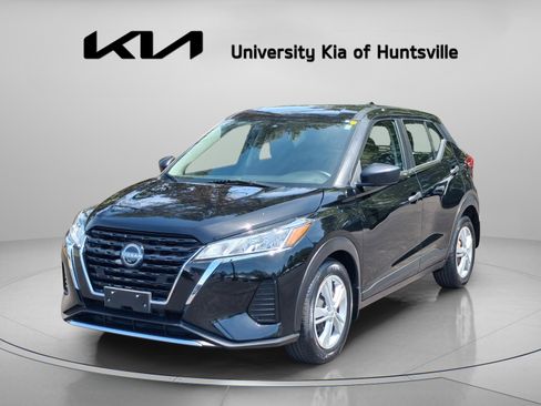 Used 2024 Nissan Kicks S FWD image 3
