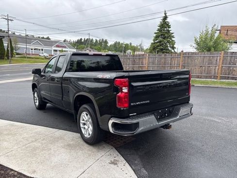 Used 2023 Chevrolet Silverado 1500 LT AWD/4WD image 10