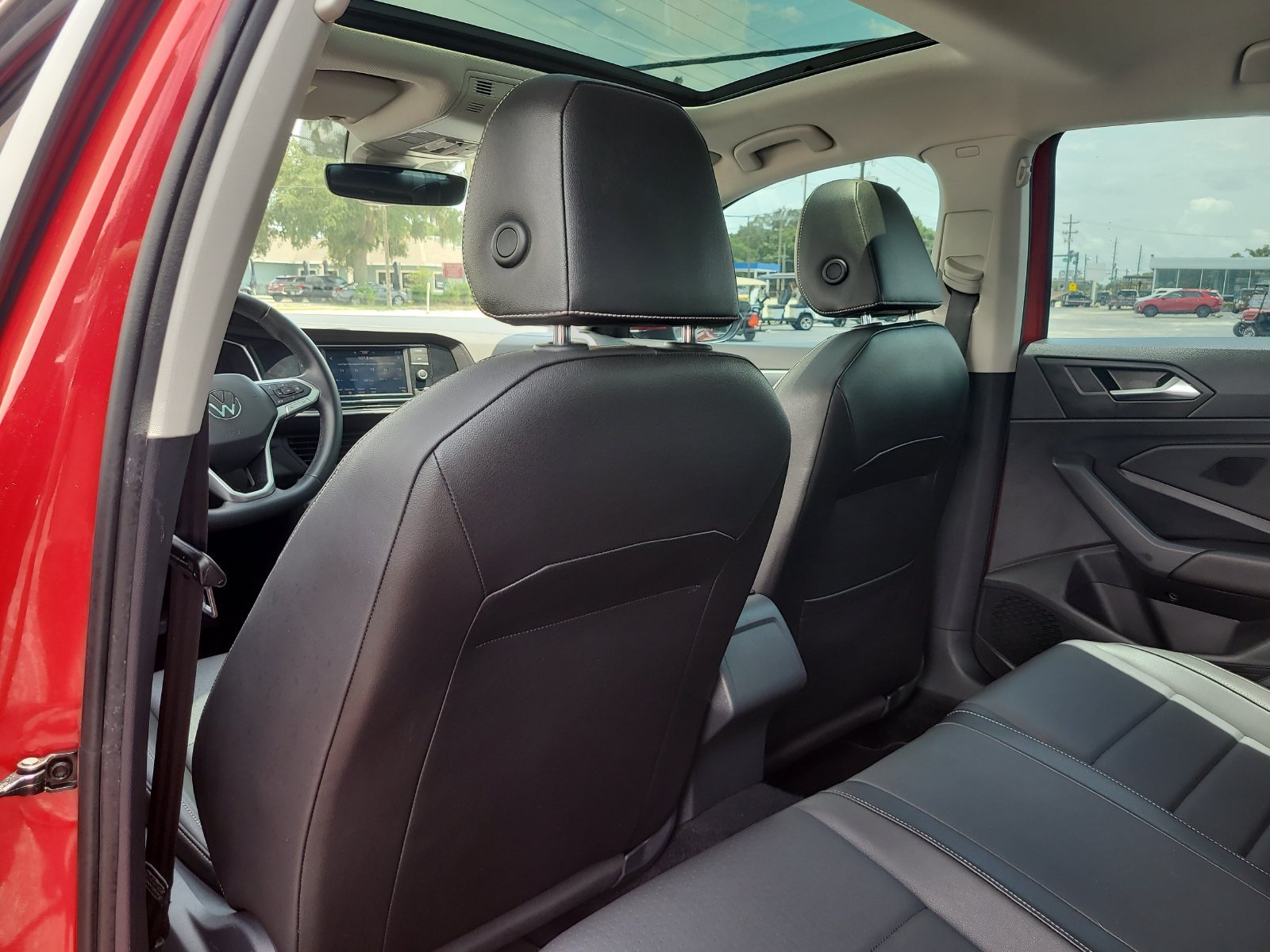 Used 2022 Volkswagen Jetta SE w/ Panoramic Sunroof Package FWD image 10