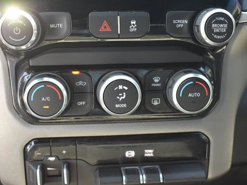 Used 2024 RAM 2500 Big Horn AWD/4WD image 29