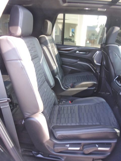 Used 2024 Cadillac Escalade Sport Platinum w/ LPO, ONYX Package AWD/4WD image 39