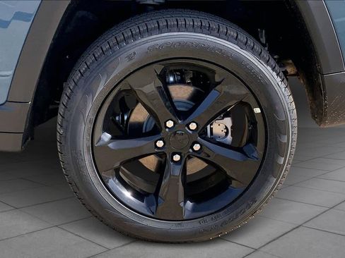 New 2026 Jeep Grand Cherokee Limited image 11