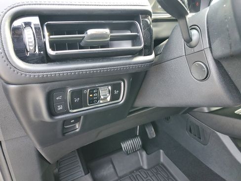 Used 2023 Lincoln Nautilus Reserve w/ Monochromatic Package image 19