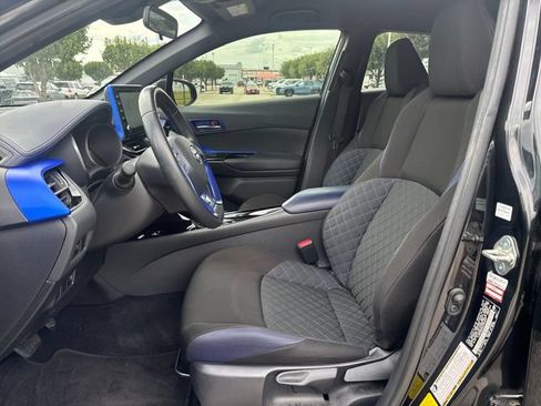 Used 2021 Toyota C-HR XLE FWD image 10