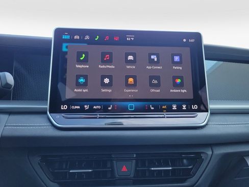 New 2026 Volkswagen Tiguan SE AWD/4WD image 17