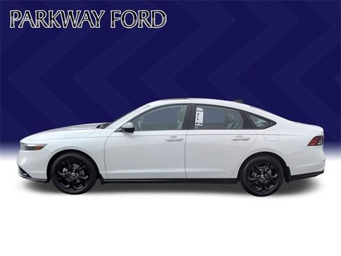 Used 2025 Honda Accord SE image 8