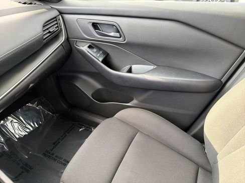 Used 2024 Nissan Rogue S FWD image 27