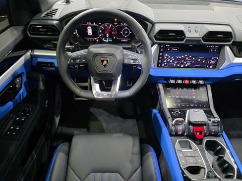 Used 2025 Lamborghini Urus SE image 10