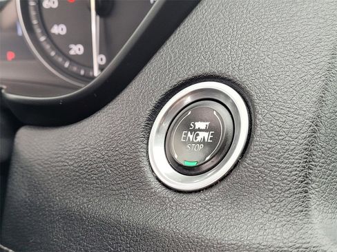 Used 2019 Cadillac XT4 Premium Luxury w/ Technology Package image 19