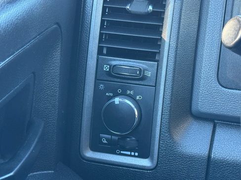 Used 2018 RAM 2500 Tradesman w/ Chrome Appearance Group AWD/4WD image 23